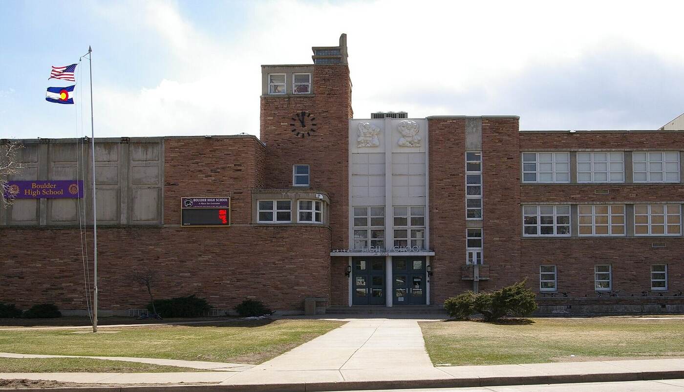 Main entrance of Boulder High School